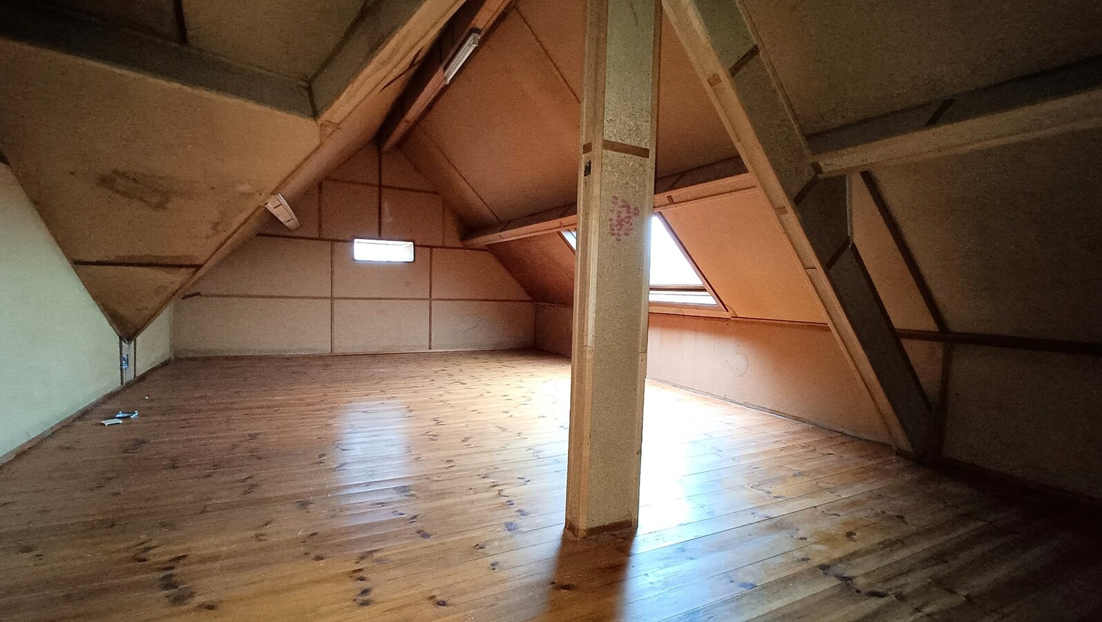 Ruime villa met garage en tuin 