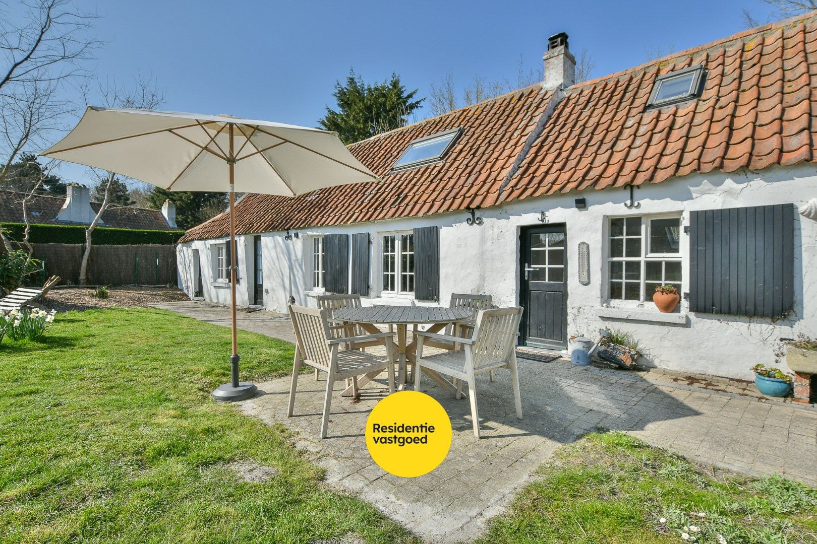 Charmante hoeve op 709m² in bosrijke omgeving aan de kust te koop! 
