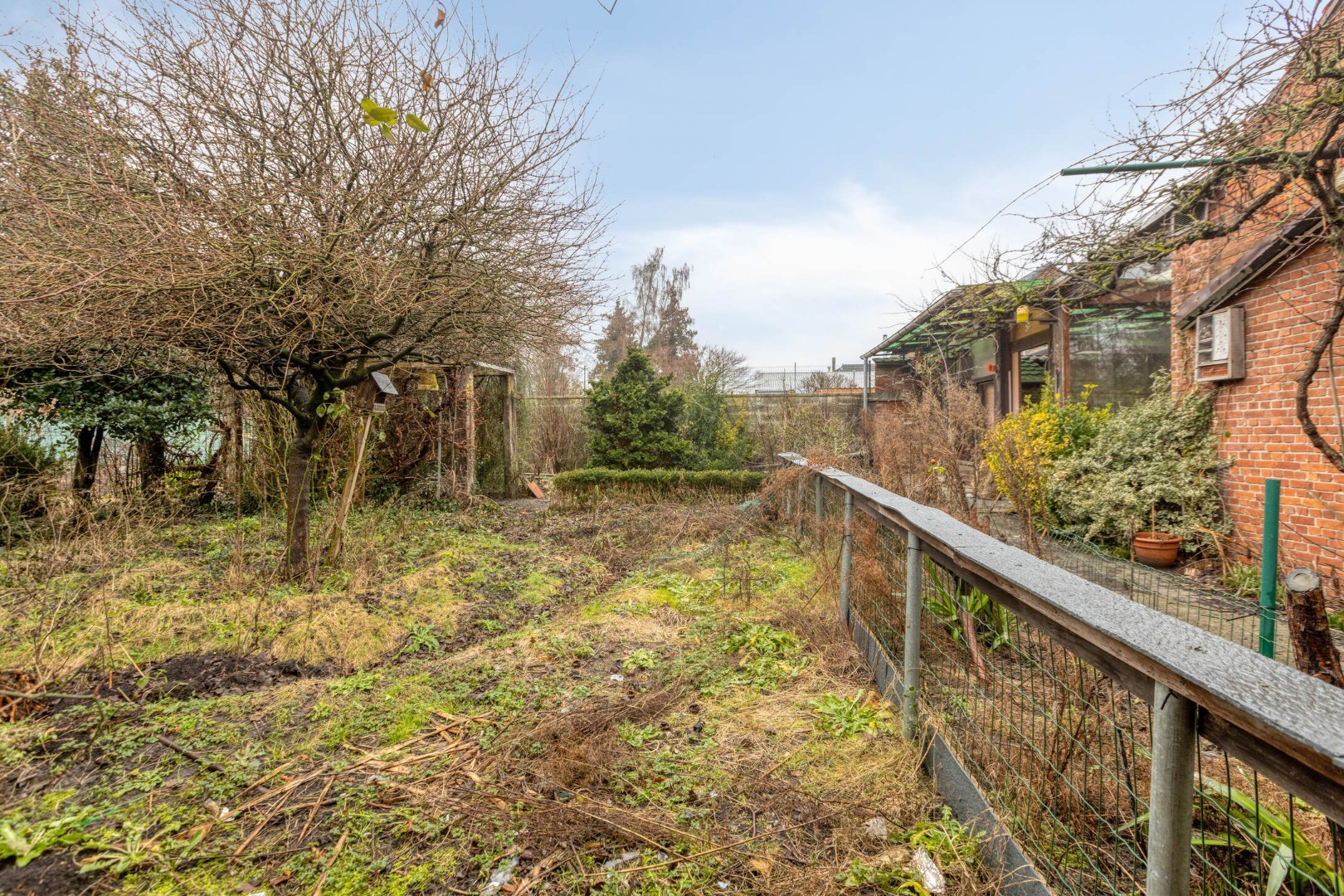 Gezinswoning met 6 slpk. en ruime garage op perceel van 1233m² te Leopoldsburg 