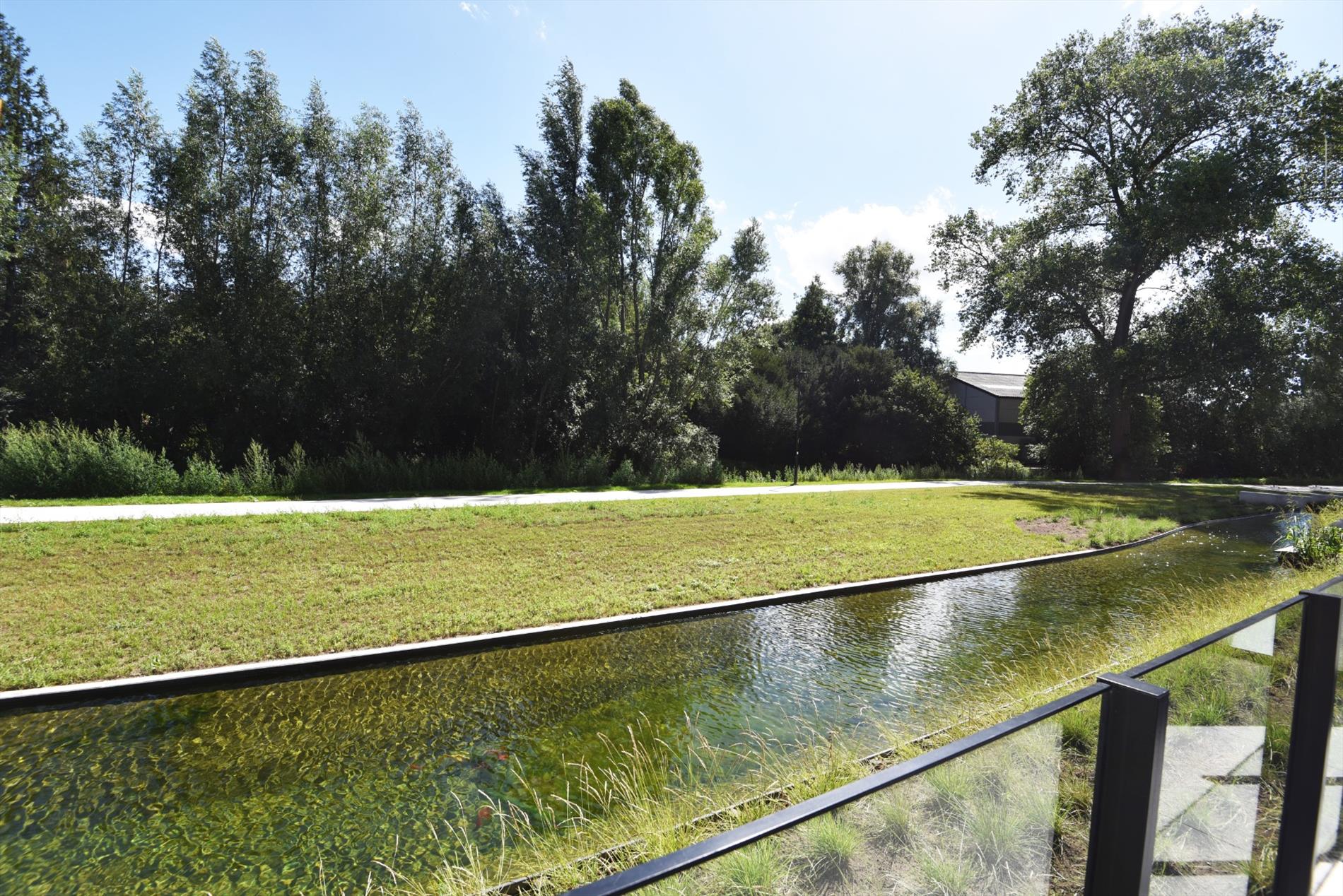 NIEUWBOUW gelijkvloers app. 1 slk, terras en autostaanplaats in 'Hof ter Ede' nabij Maldegem centrum 