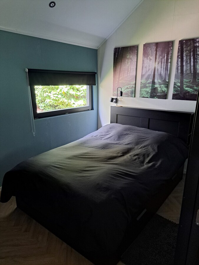 Zeer modern chalet met berging en 2 slaapkamers op park Kempenbos. 