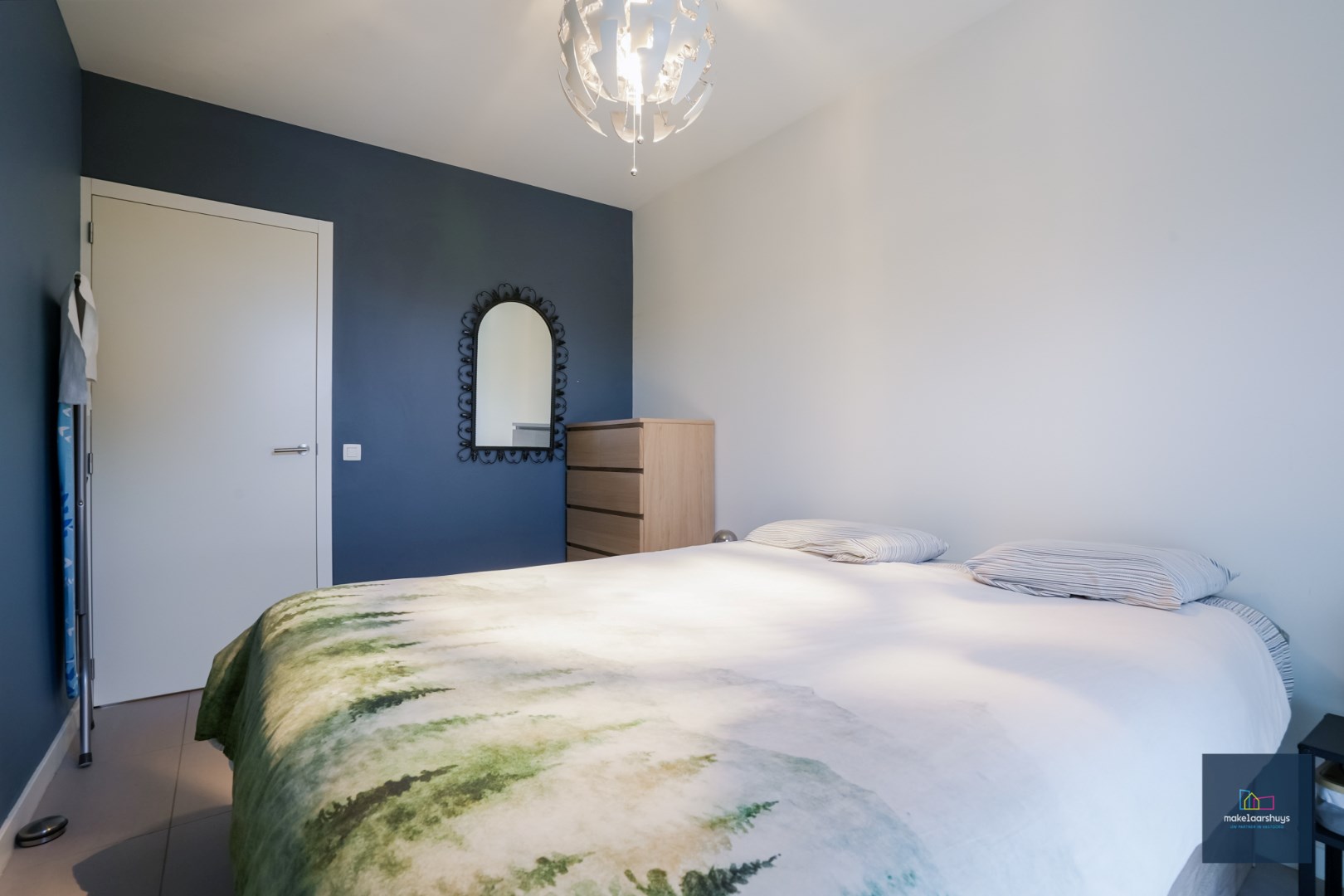 2-slpk.app met ruim terras, kelder, garage en laadpaal 