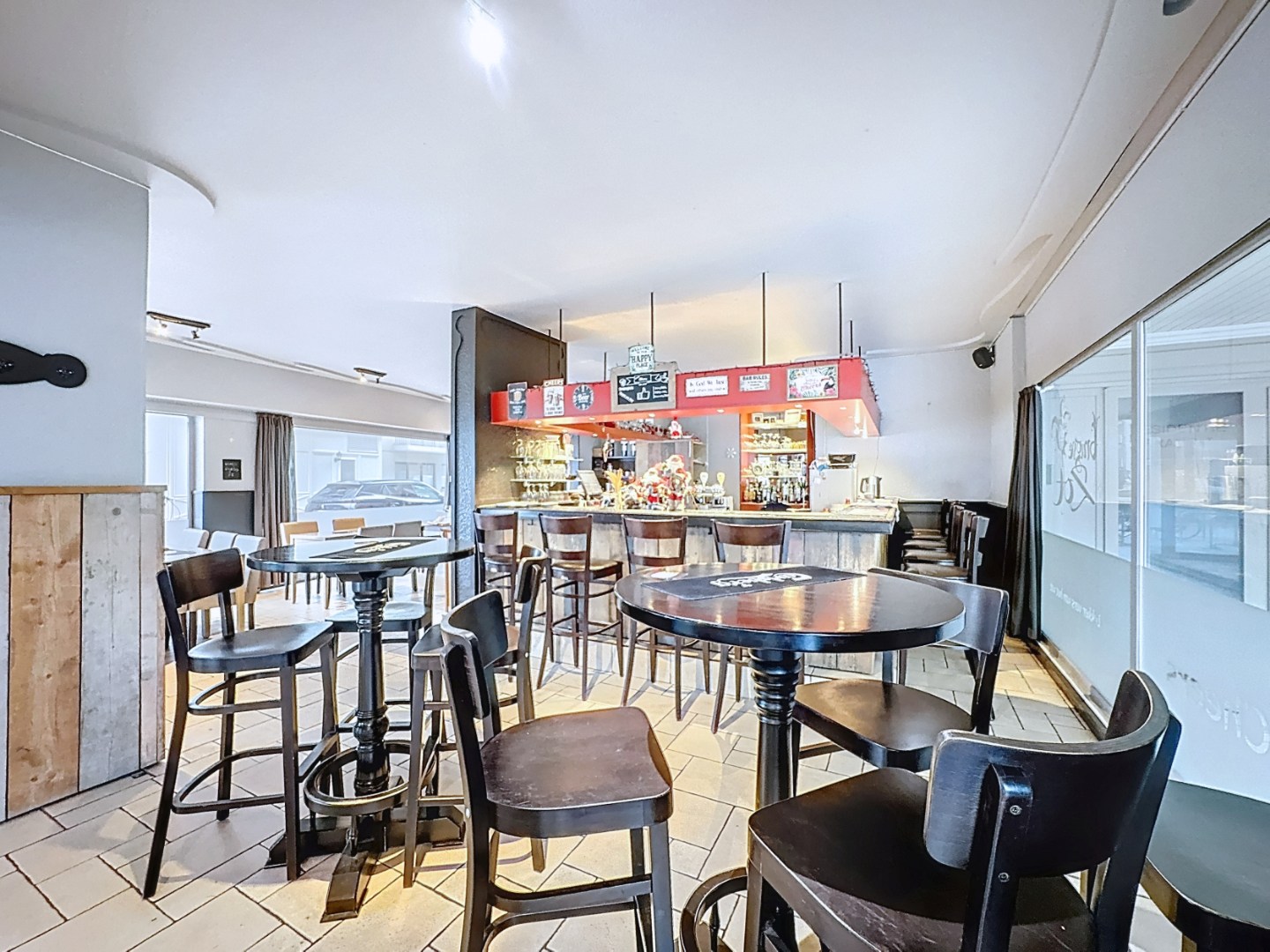 Uiterst gunstig gelegen horecazaak/handelspand 