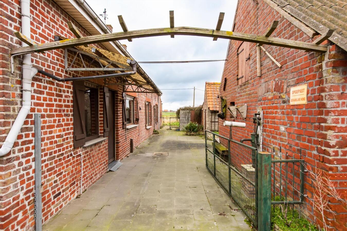 Landelijk gelegen woning met bijgebouwen op 9070m² 