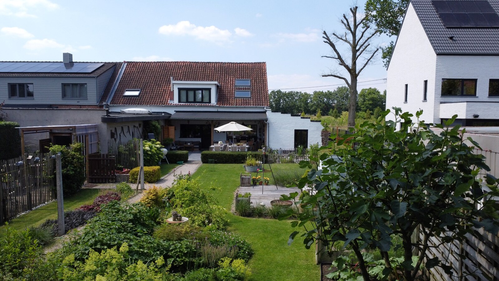 Karaktervolle hoeve op 945 meter-kangoeroewoning mogelijk 