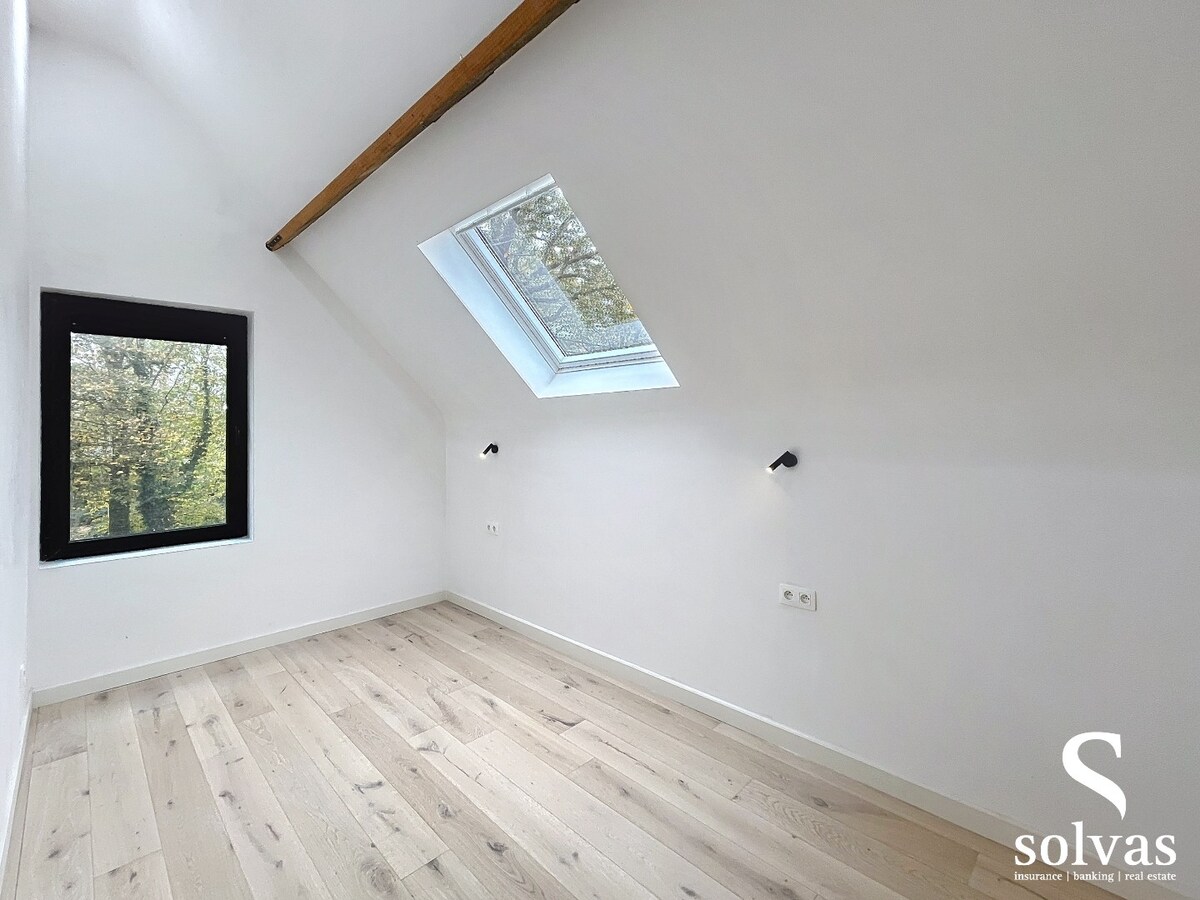 Top gerenoveerde woning met 3 slaapkamers, ruime tuin in prachtige natuur te Aalter EN uiterst energiezuinig. 