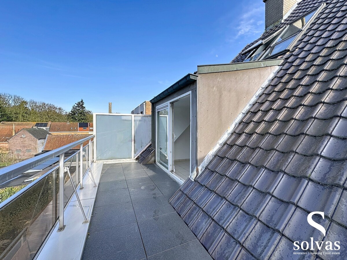 Knap dakappartement met twee slaapkamers en prachtig uitzicht 