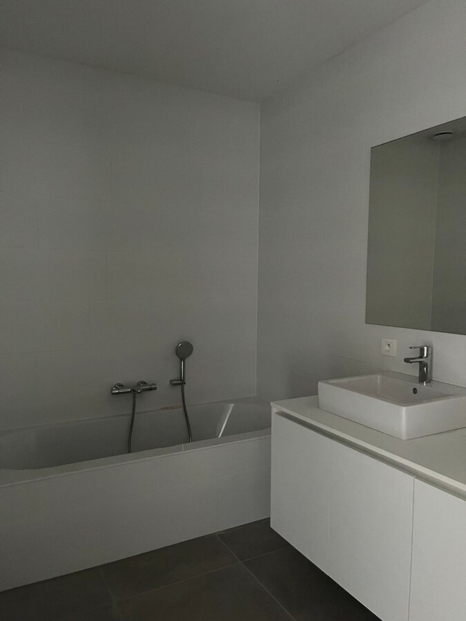 Ruim 2 slpk-appartement incl. staanplaats en kelderberging. 