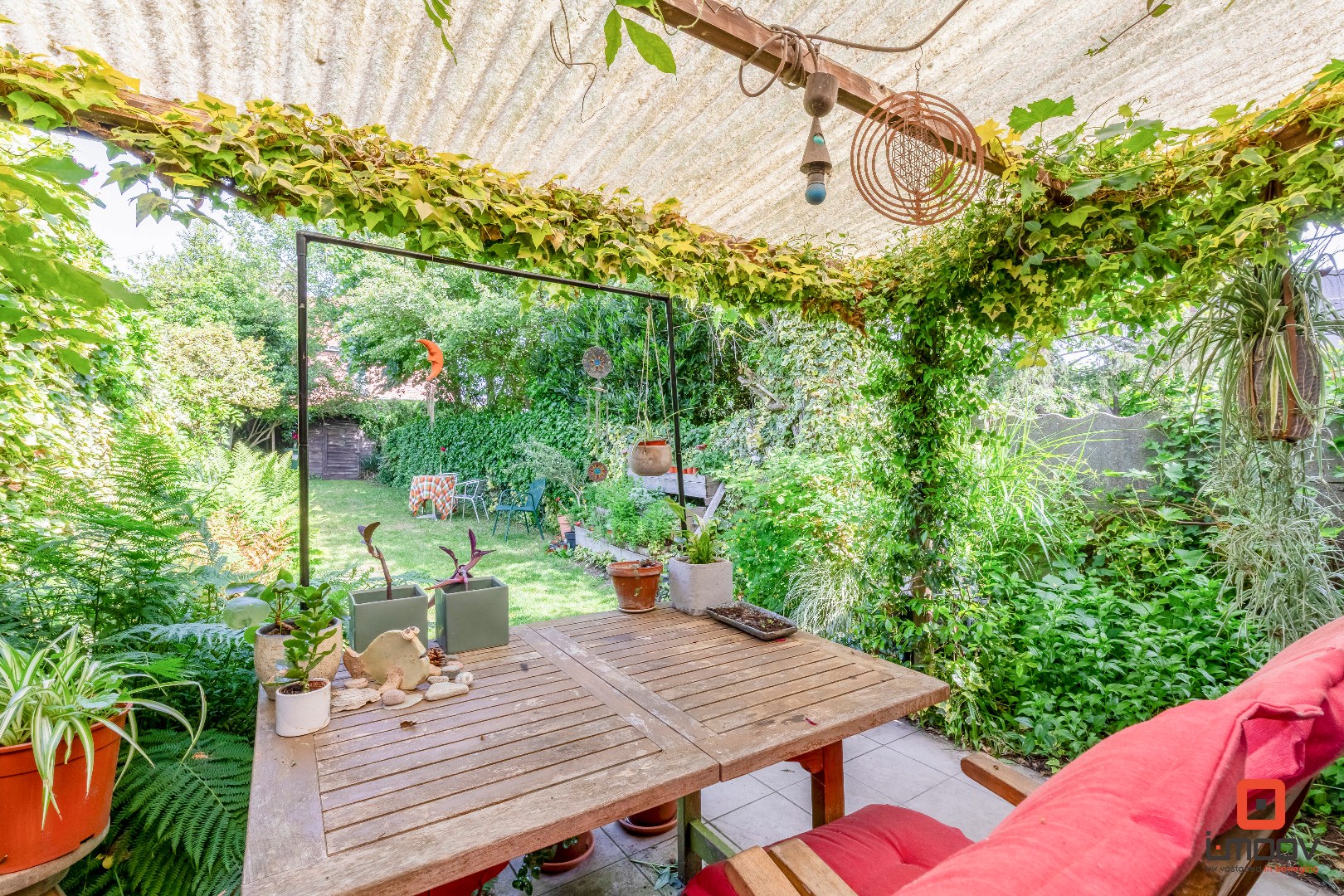 Karaktervolle tuinwijkwoning met unieke architectuur en garage te Gentbrugge 