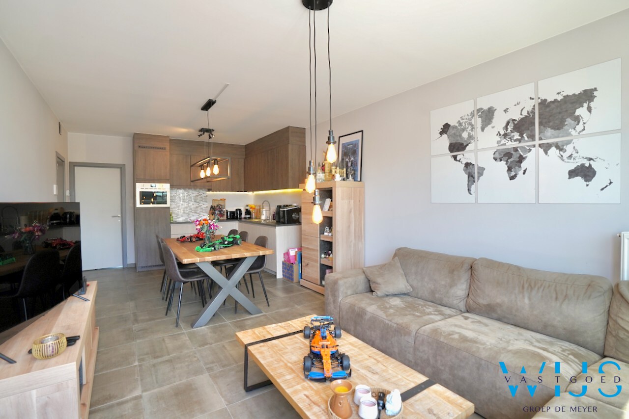 Instapklaar &amp; energiezuinig appartement met garage te Ertvelde ! 
