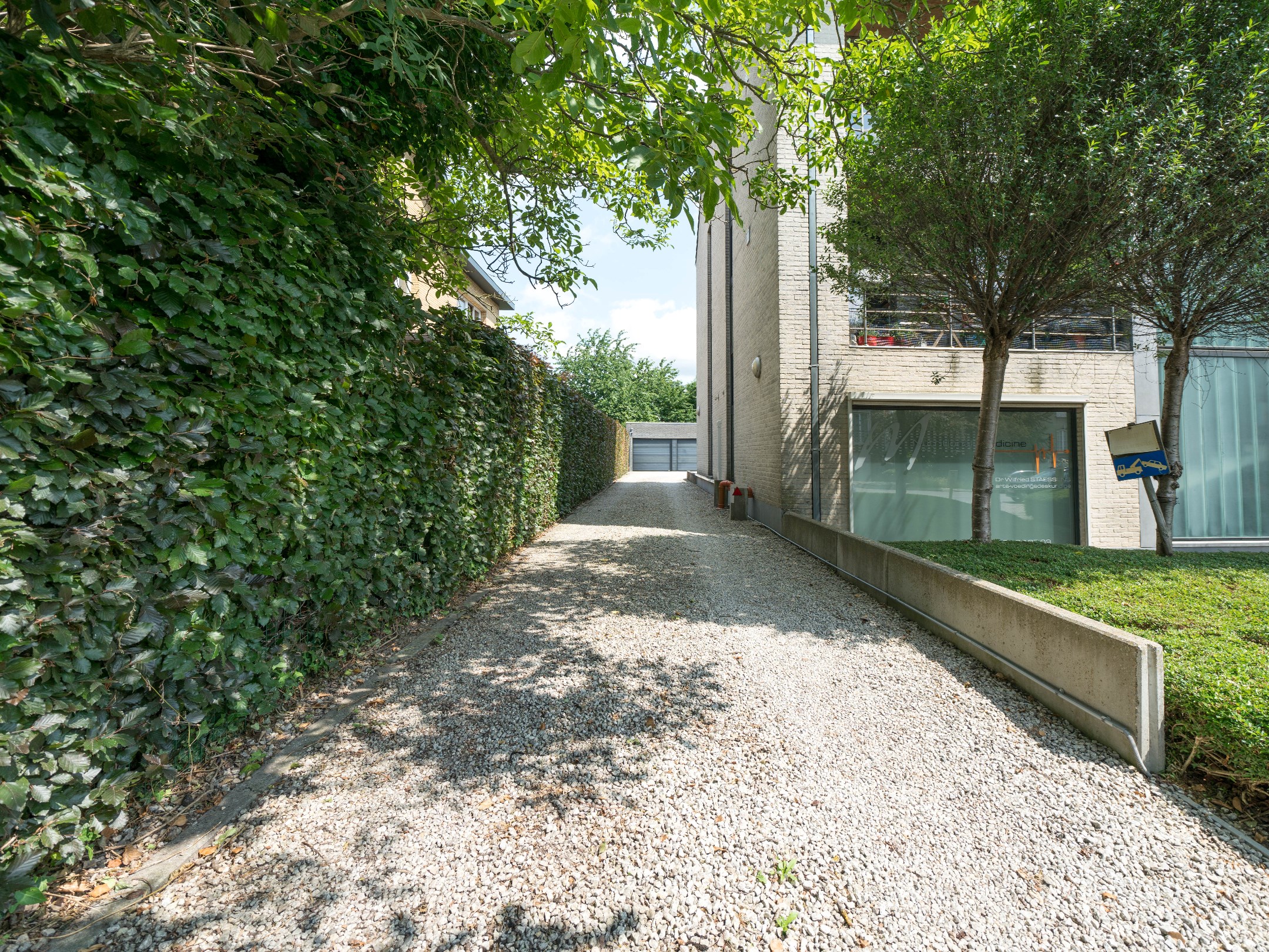 Recent 1-kamer appartement met staanplaats en kelder 