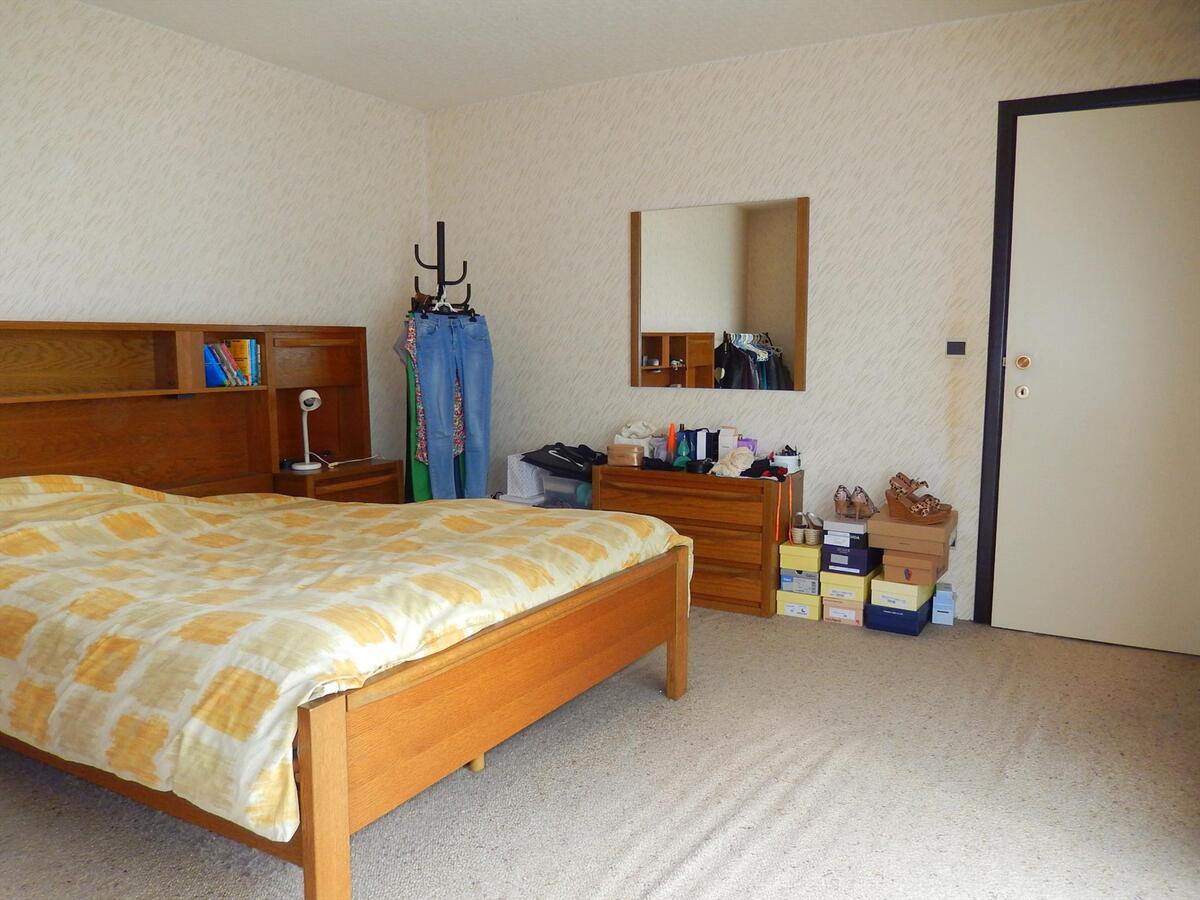 Ruime villa met zonnige tuin en 4 of 5 slaapkamers 