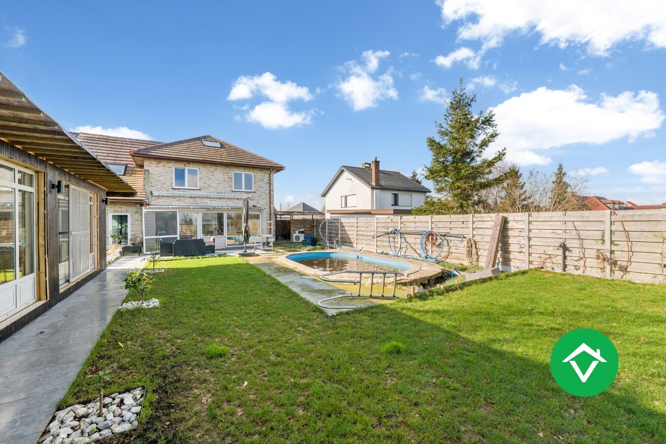 Woning met 4 slaapkamers en tuin te Torhout 