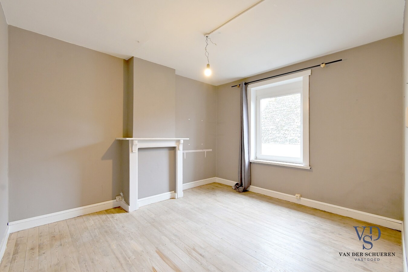 Te renoveren gezinswoning. 