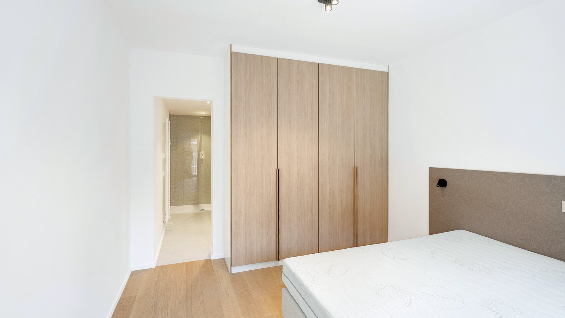 Exclusief ruim plateau-appartement met frontaal zeezicht aan het Rubensplein – met optie tot inpandige parking 