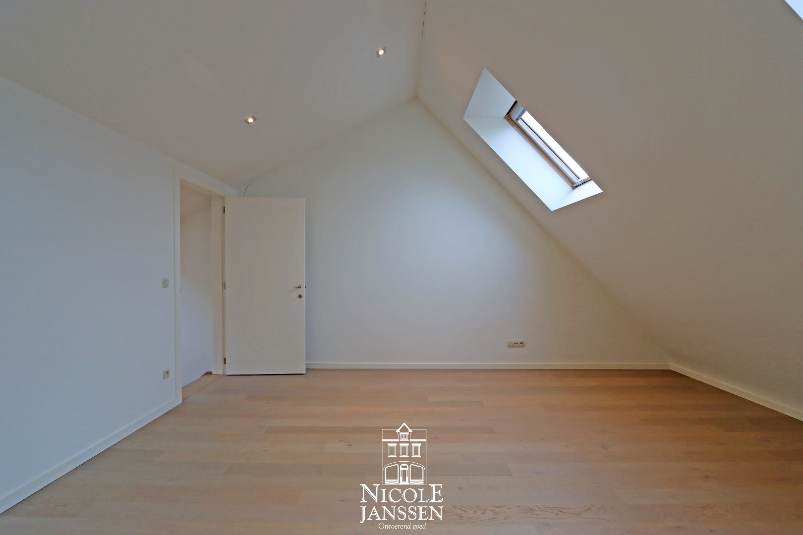 Nieuwbouwwoning met tuintje 