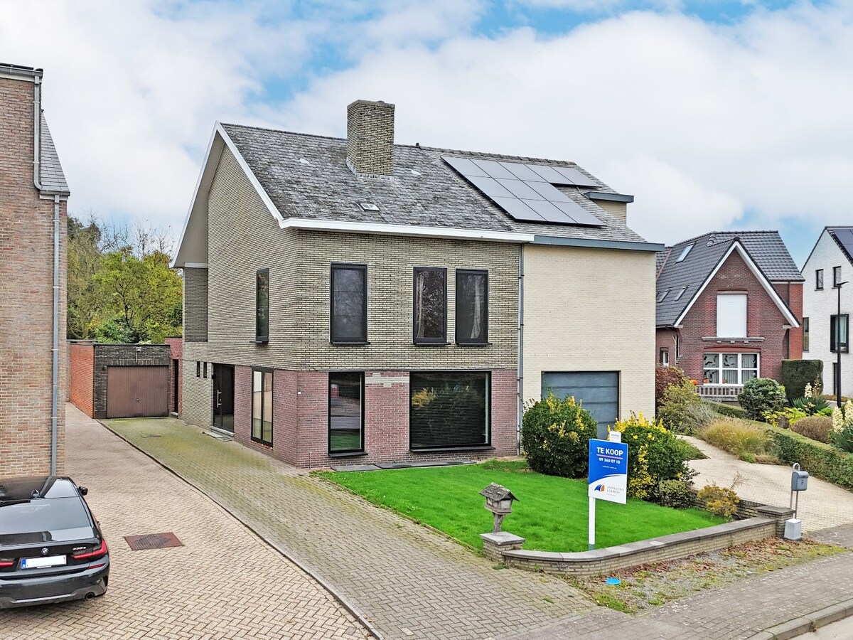 Instapklare HOB met garage en tuin centrum Zottegem 