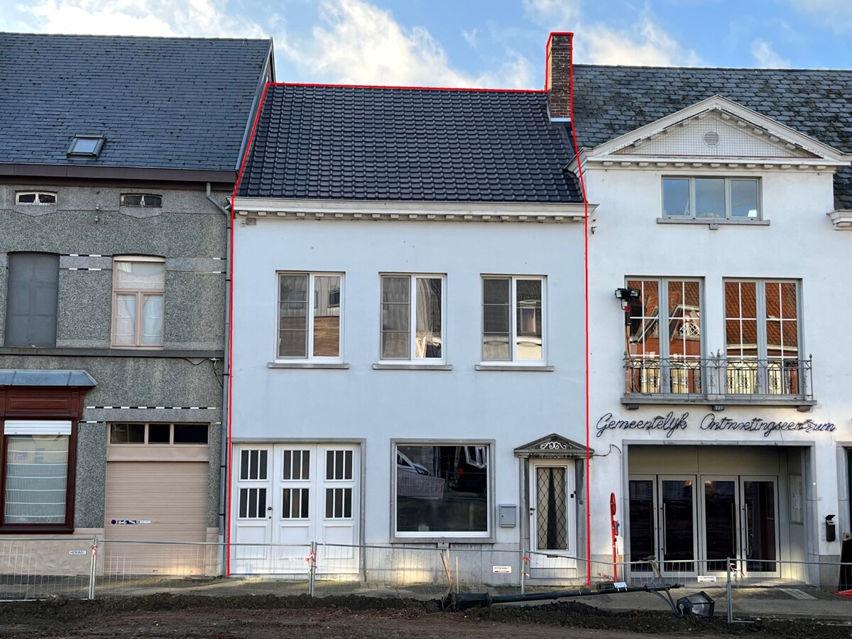 Praktische, ruime rijwoning te centrum Gavere 