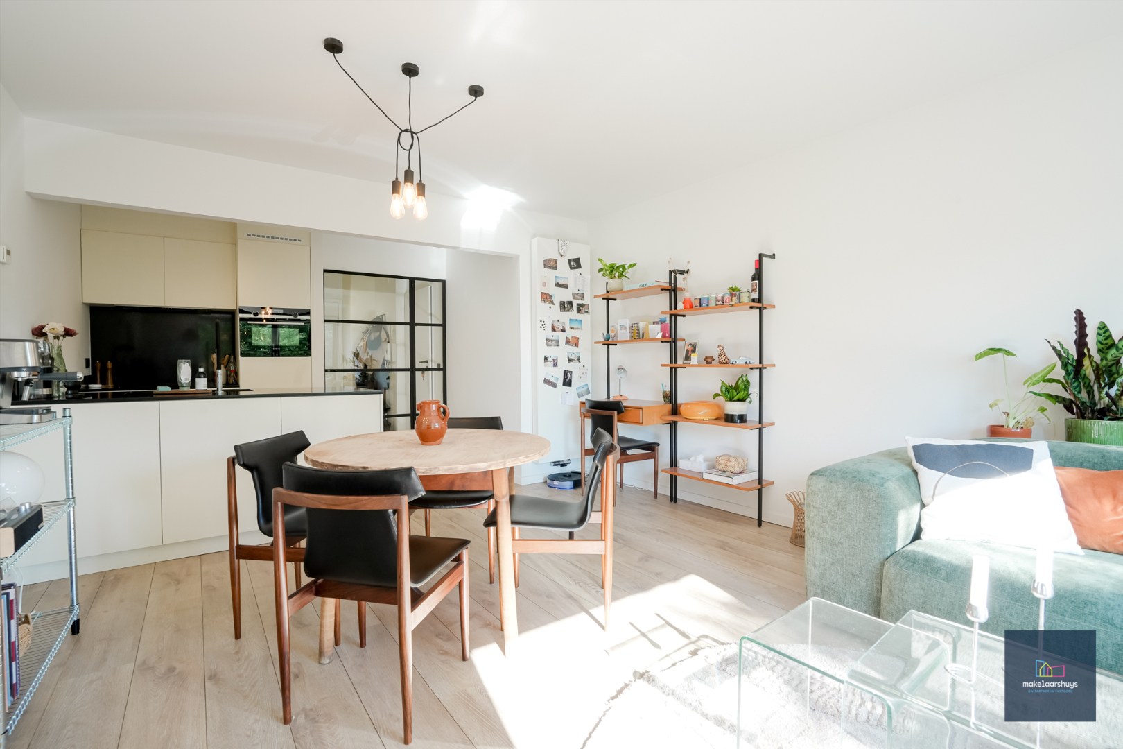 Instapklaar en lichtrijk appartement op de Coupure 