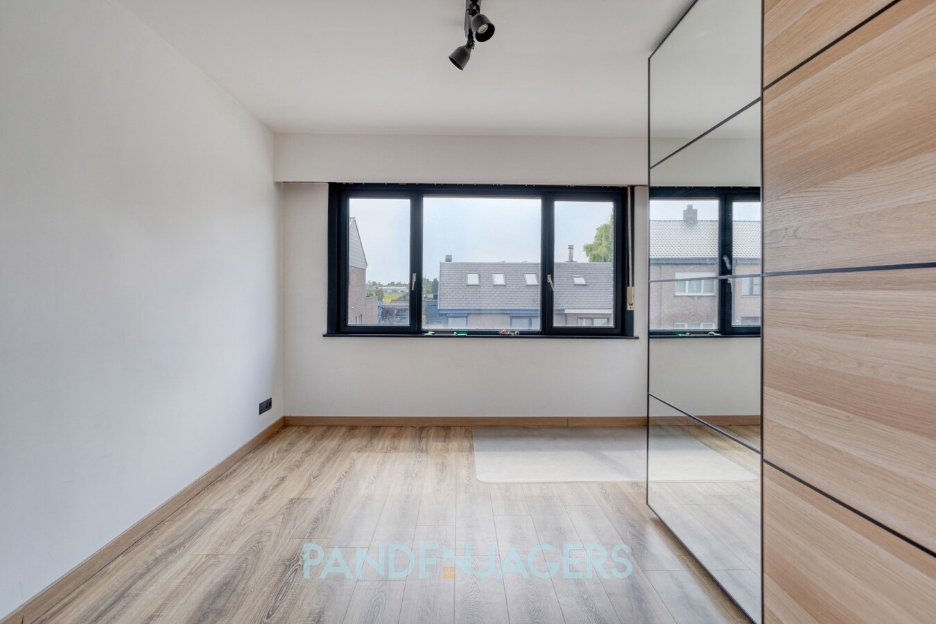 Ruime energiezuinige woning met 4 slpks te Duffel 