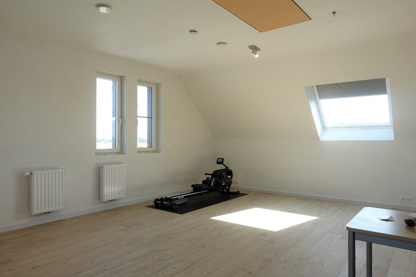 Prachtig afgewerkte moderne nieuwbouwwoning met tuin 