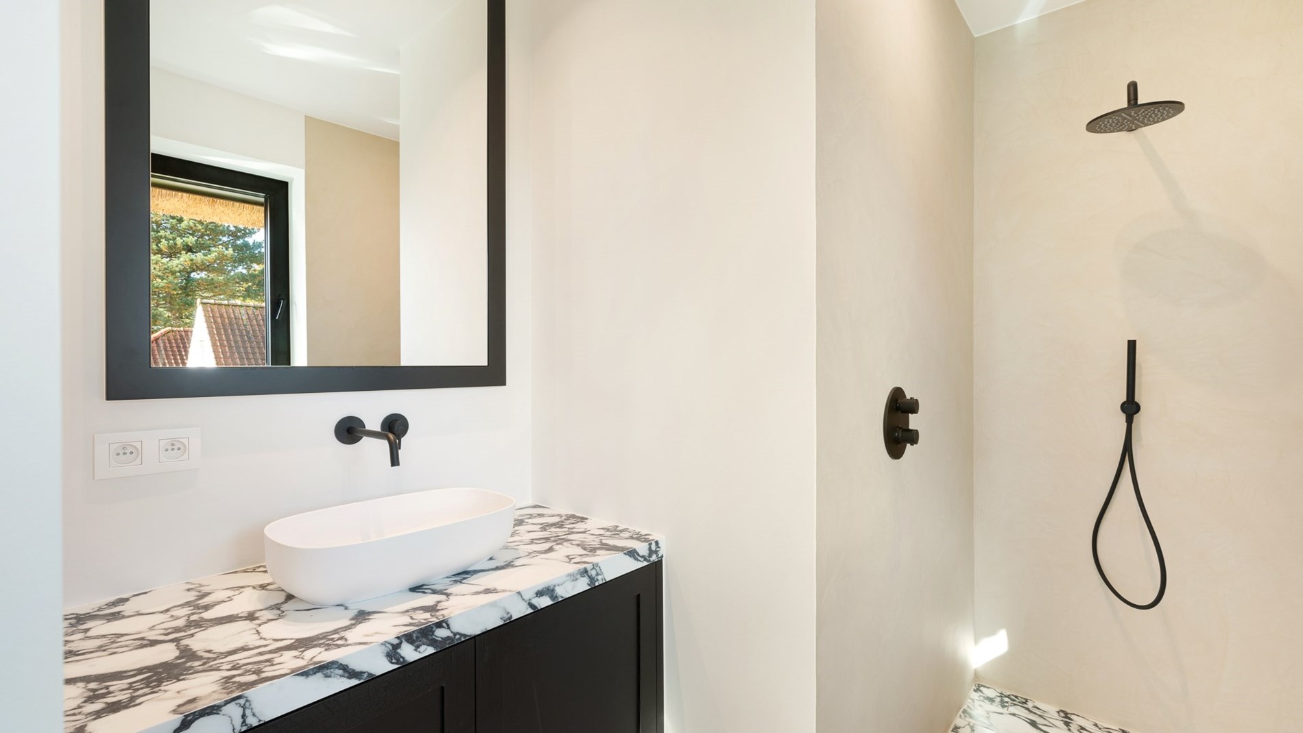 Impressionnante villa neuve au cœur du Zoute, à quelques pas du golf de Knokke. 