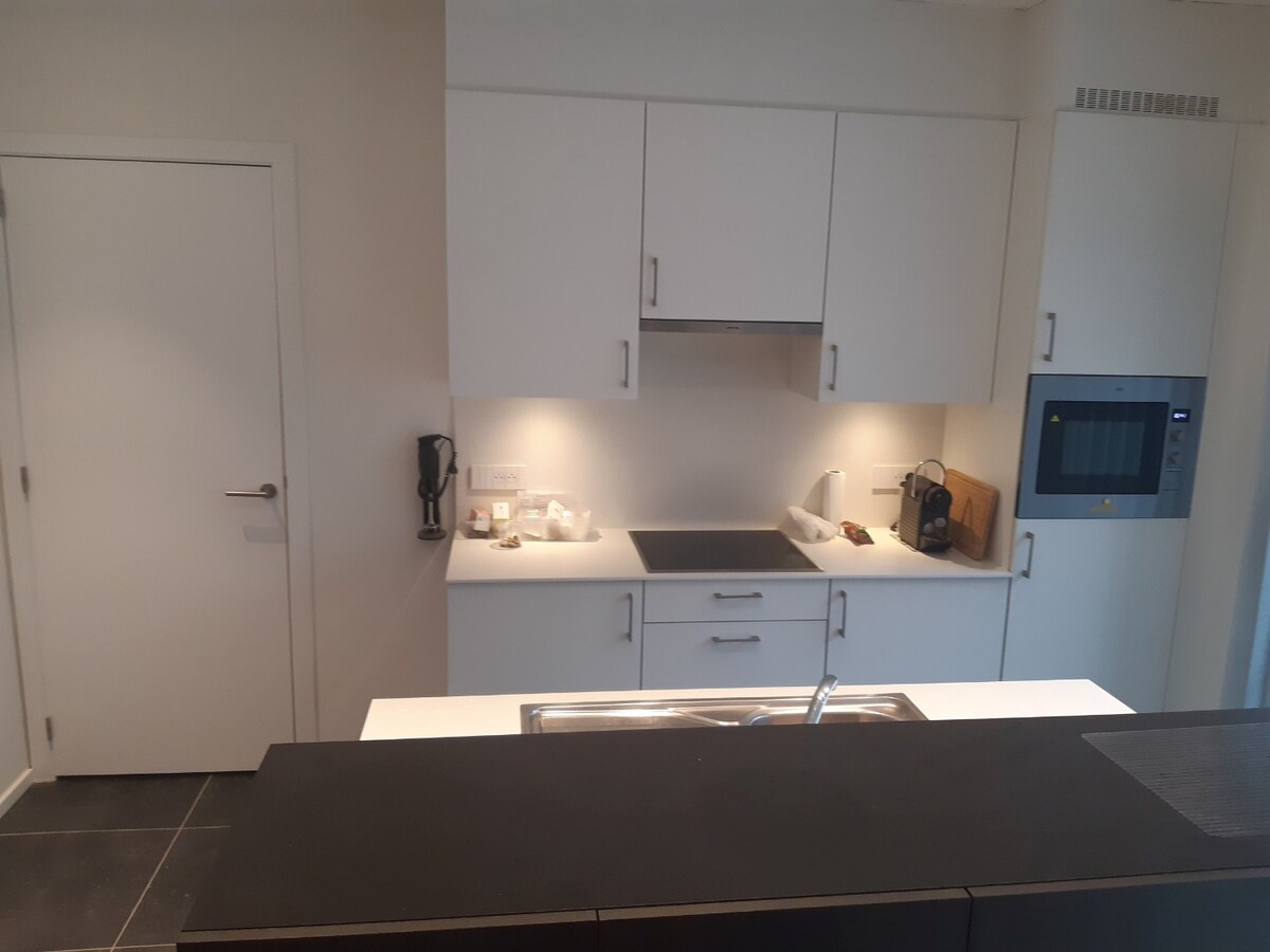 Ruim appartement in hartje Gavere. 