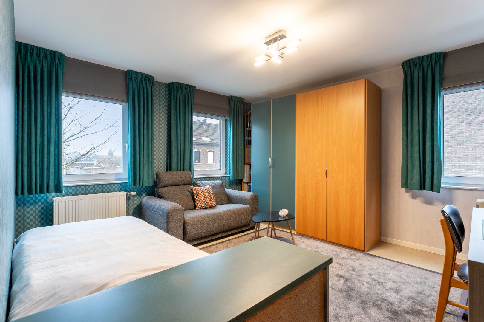 Instapklare woning 3 slpks, garage en ruime tuin (8,8are) 