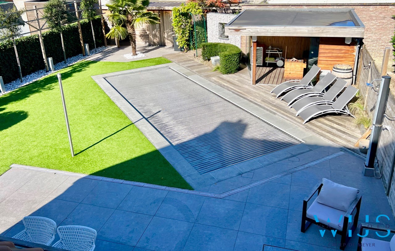 Zwemmen met zicht op de kerktoren van ERTVELDE ! 