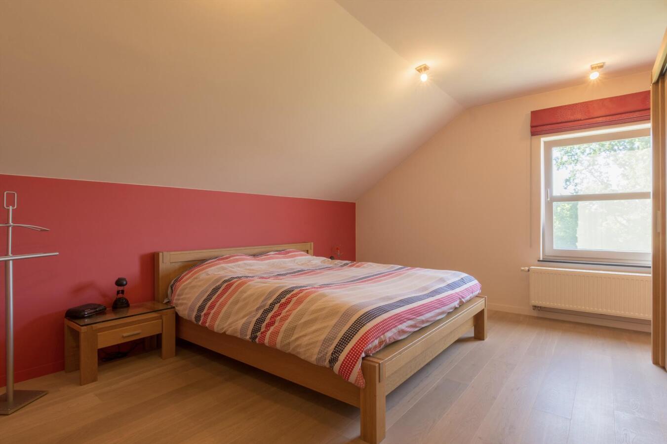 Instapklare villa met prachtige tuin te Destelbergen 