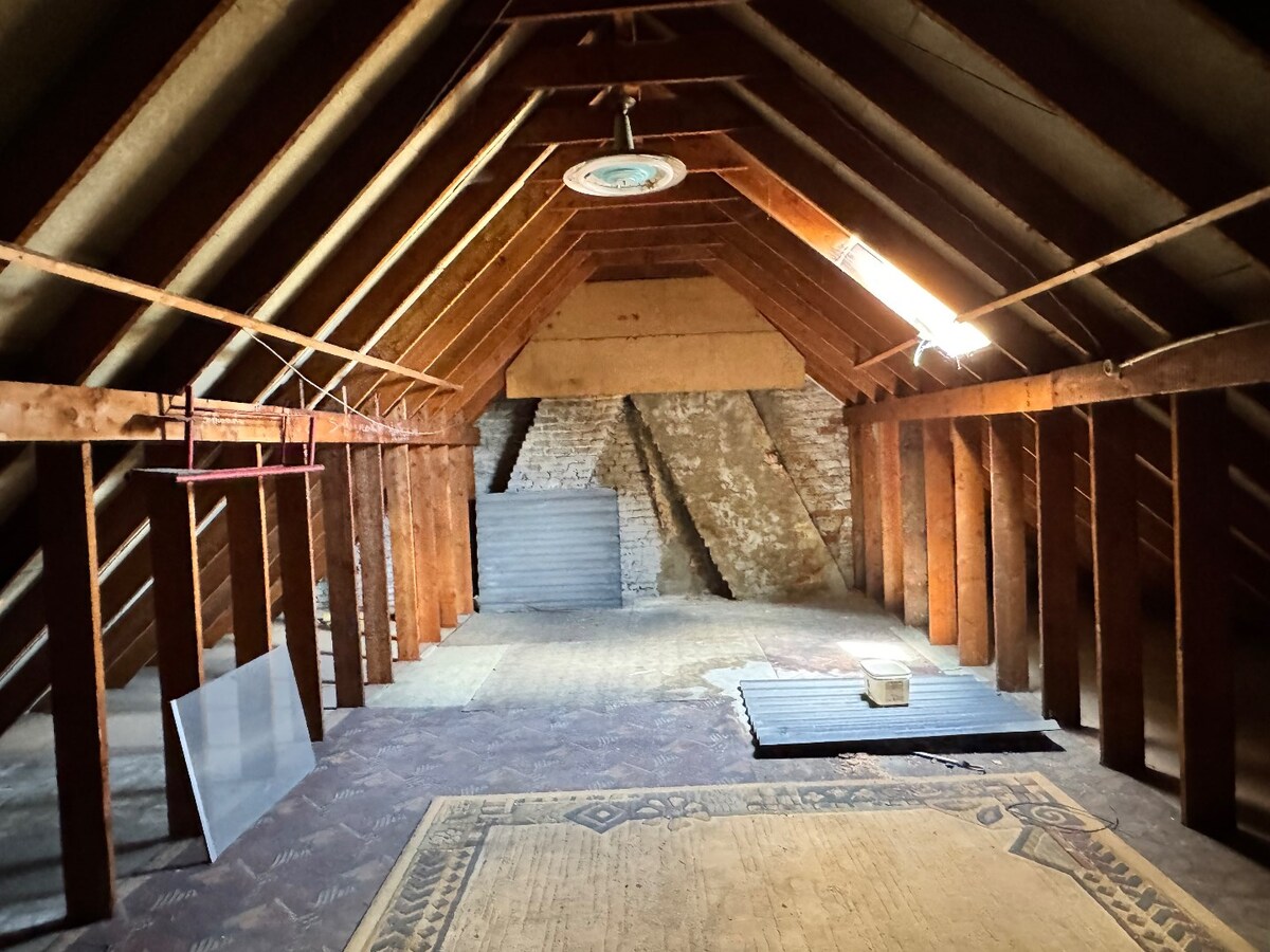 Ruime woning met 5 slaapkamers, tuin en garage in Wingene 