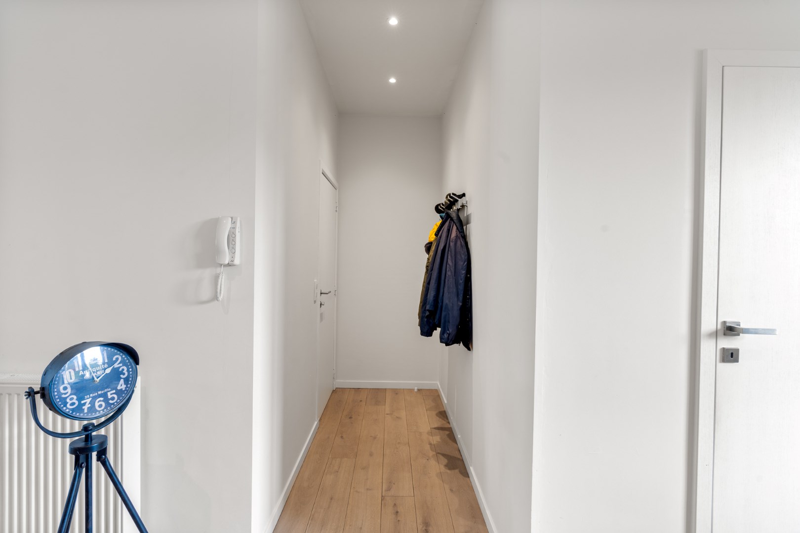 Magnifique appartement de 2 chambres avec terrasse ensoleillée, à proximité du centre. 