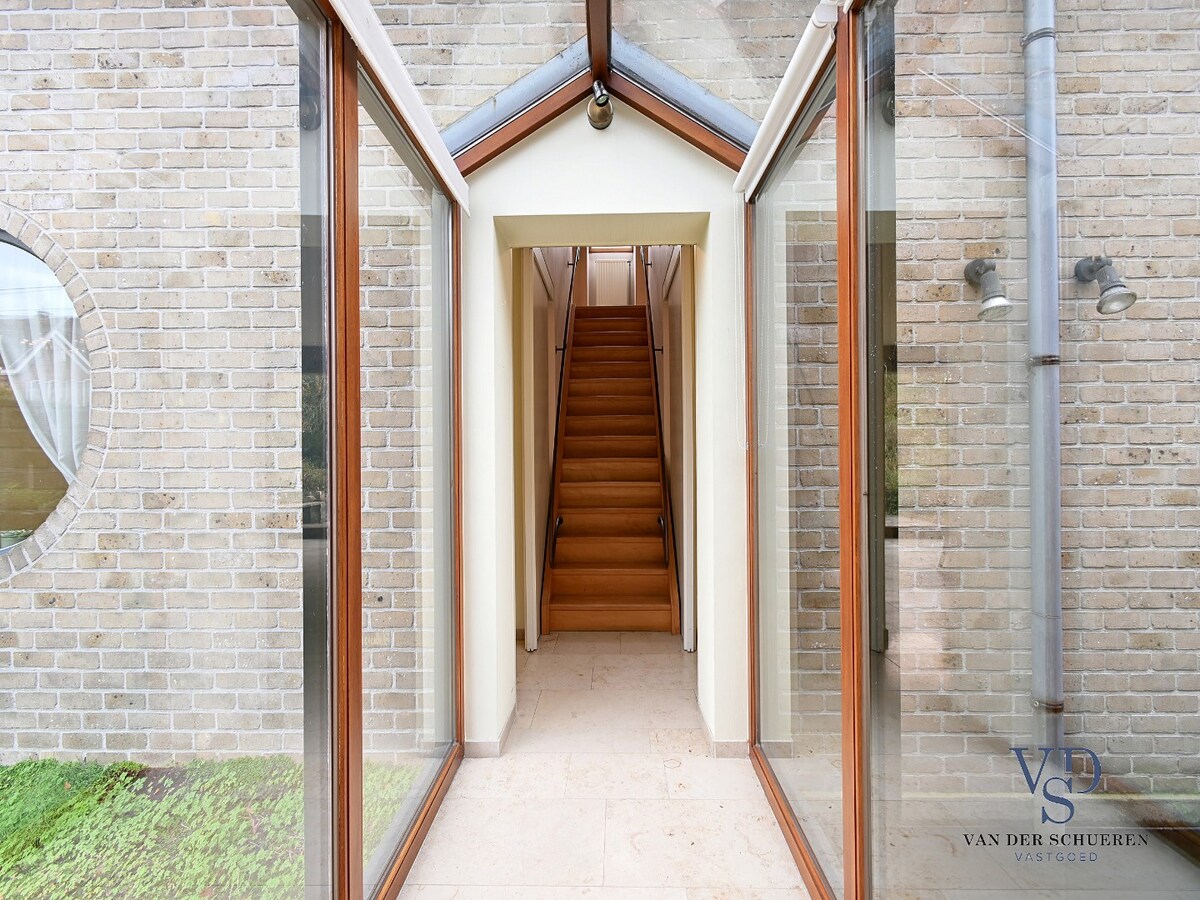 Knappe villa in 't groene Schelderode (EPC van 216 !). 