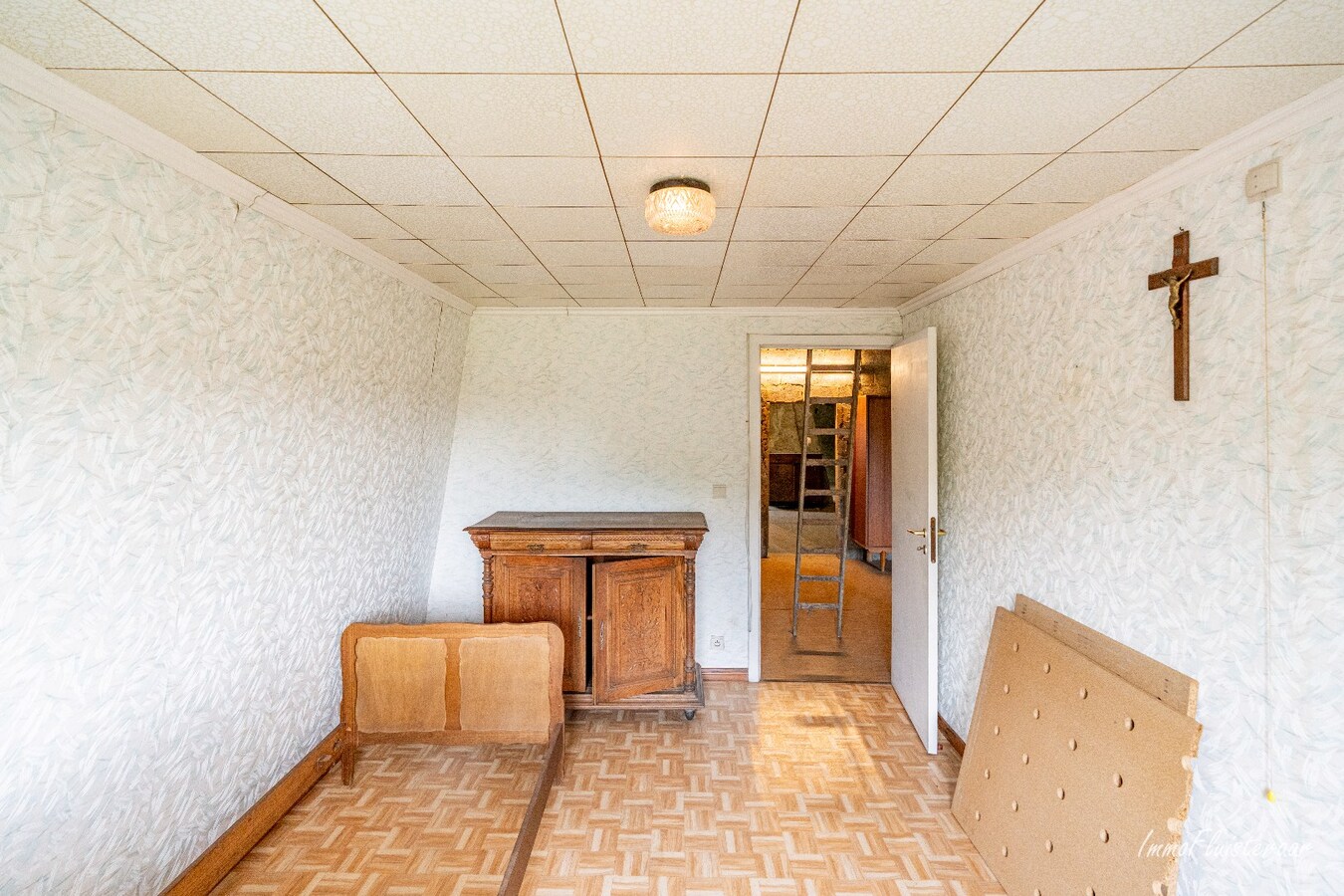 Te renoveren woning met bijgebouw en weiland op ca. 4813 m² 