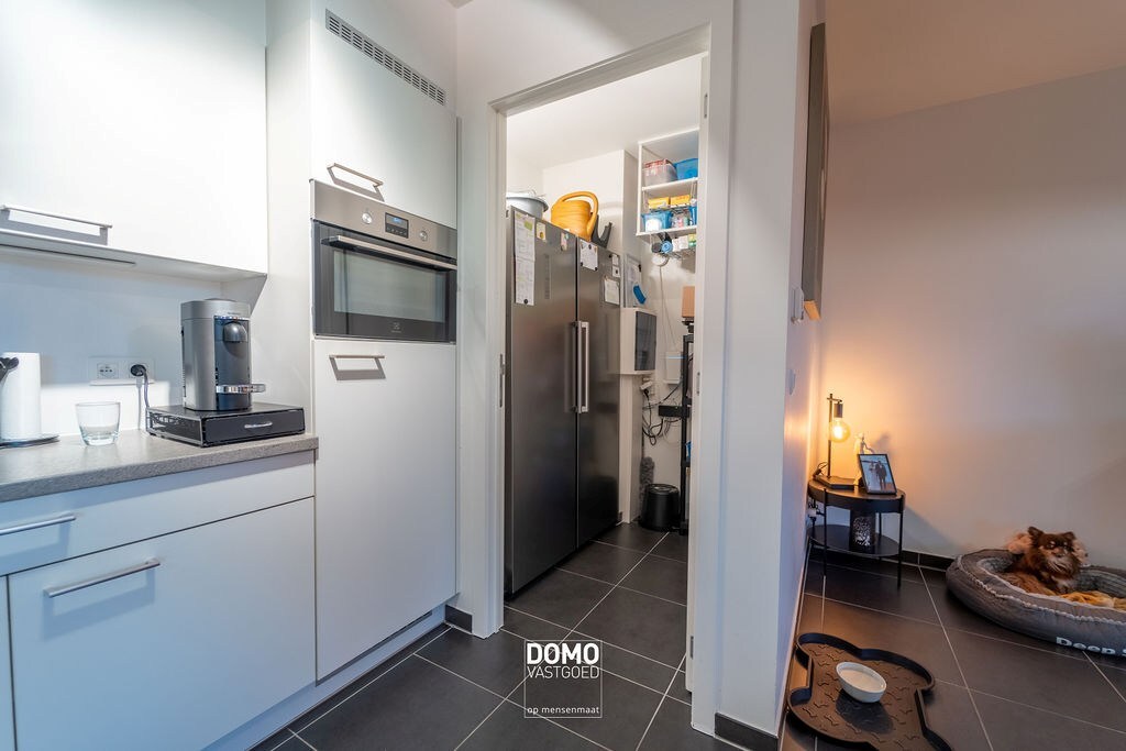 INSTAPKLAAR 2 SLAAPKAMER APPARTEMENT MET PRACHTIG RUIM TERRAS TE BILZEN CENTRUM 