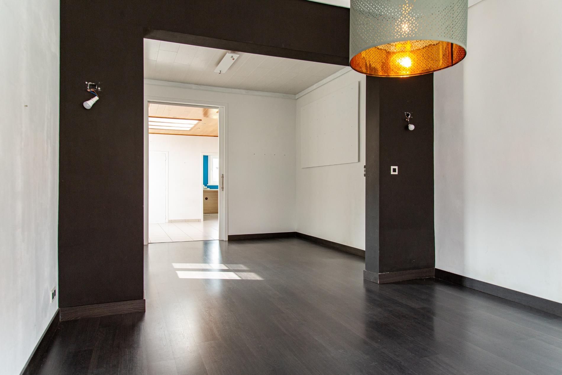 Halfopen bebouwing met 5 slpks te Eeklo 