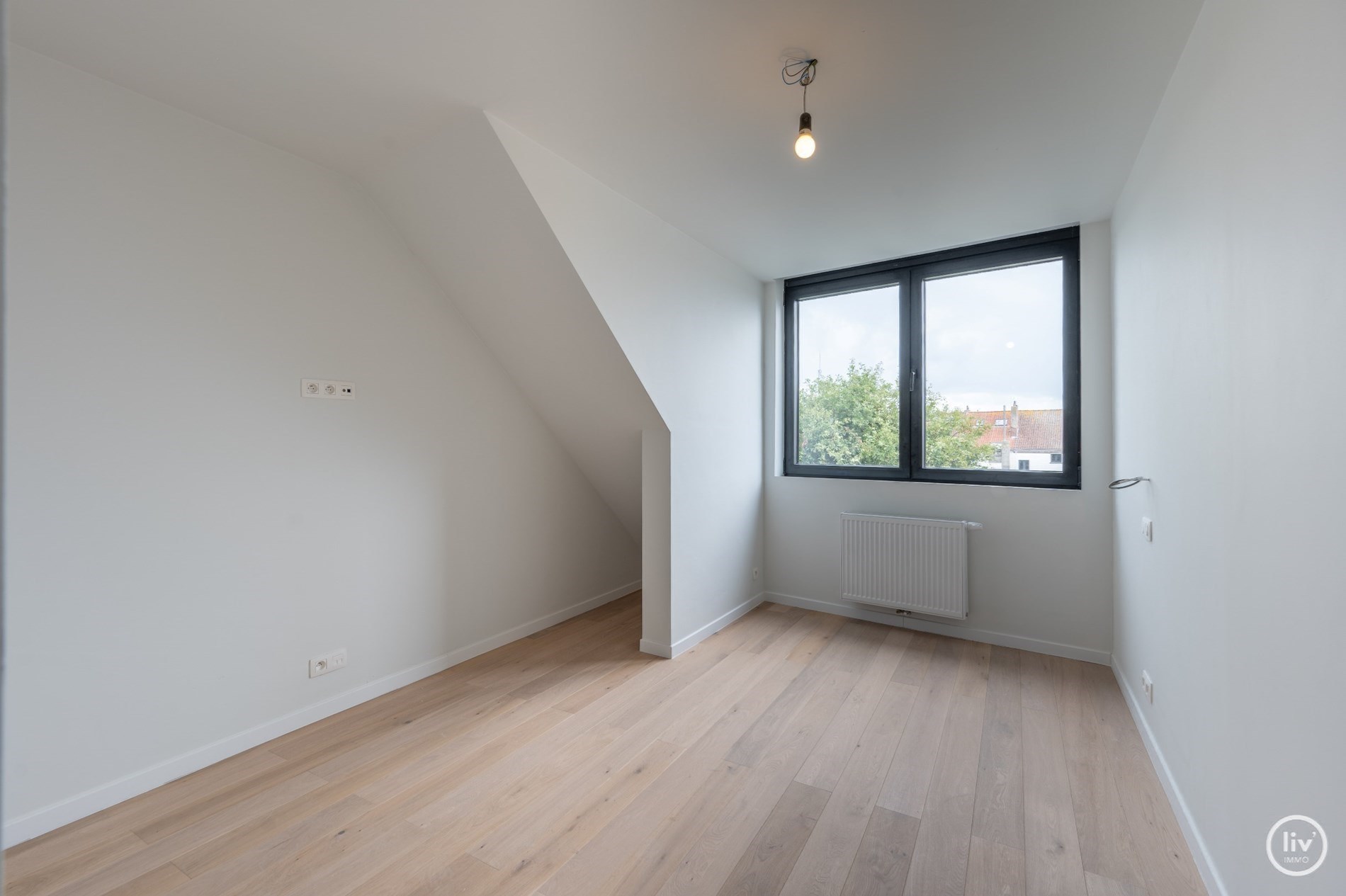 Nieuwbouw duplex in volledig gerenoveerd gebouw van 2021, centraal gelegen nabij Duinenwater, waardoor alle winkels en openbaar vervoer bereikbaar zijn op wandelafstand. 