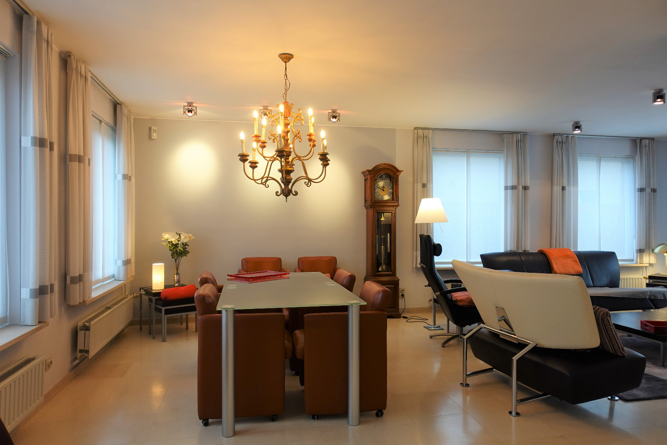 Perfect onderhouden villa op 2.155m² met dubbele garage 