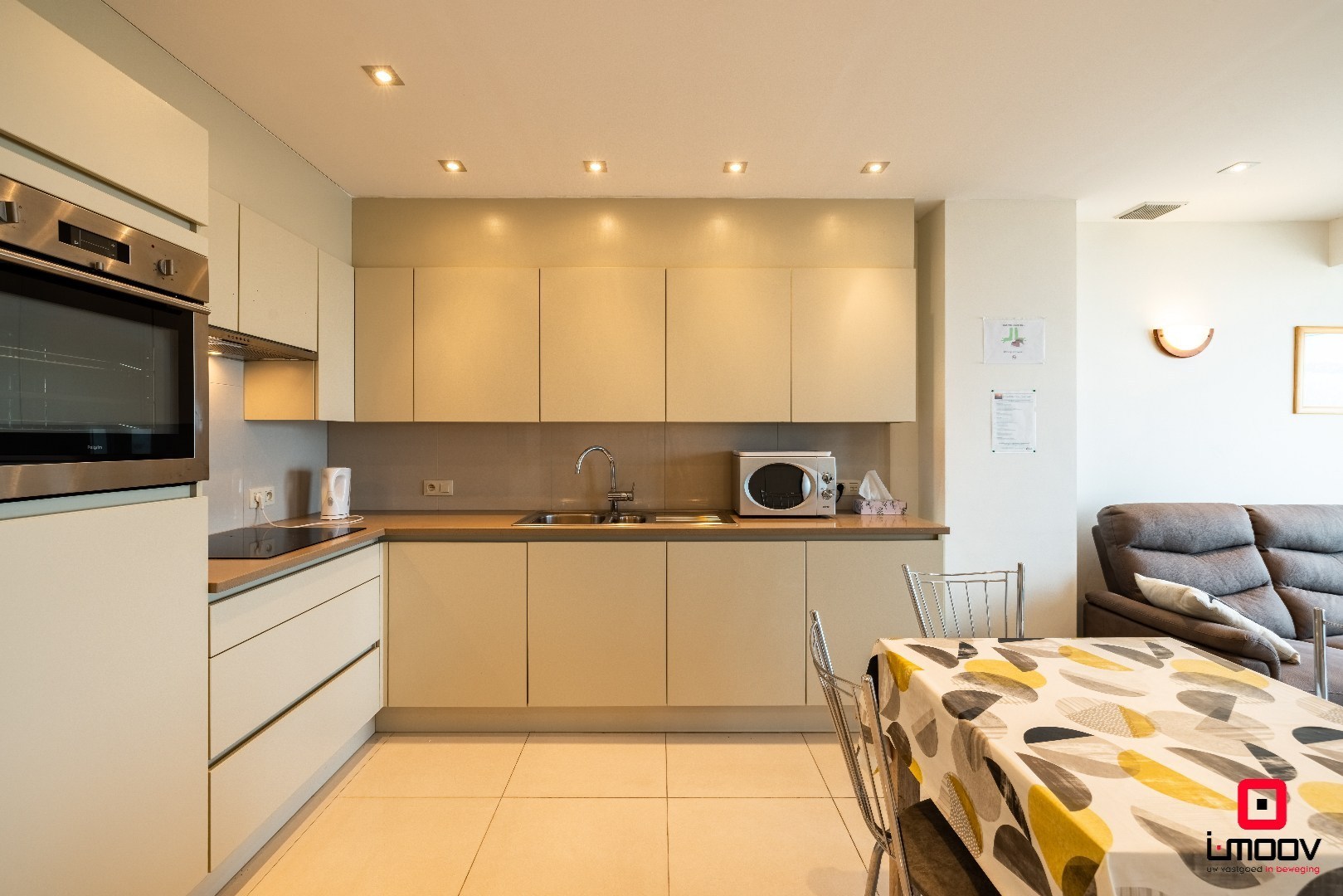 Bovenste verdieping studio met adembenemend zeezicht aan de Zeedijk, Mariakerke 