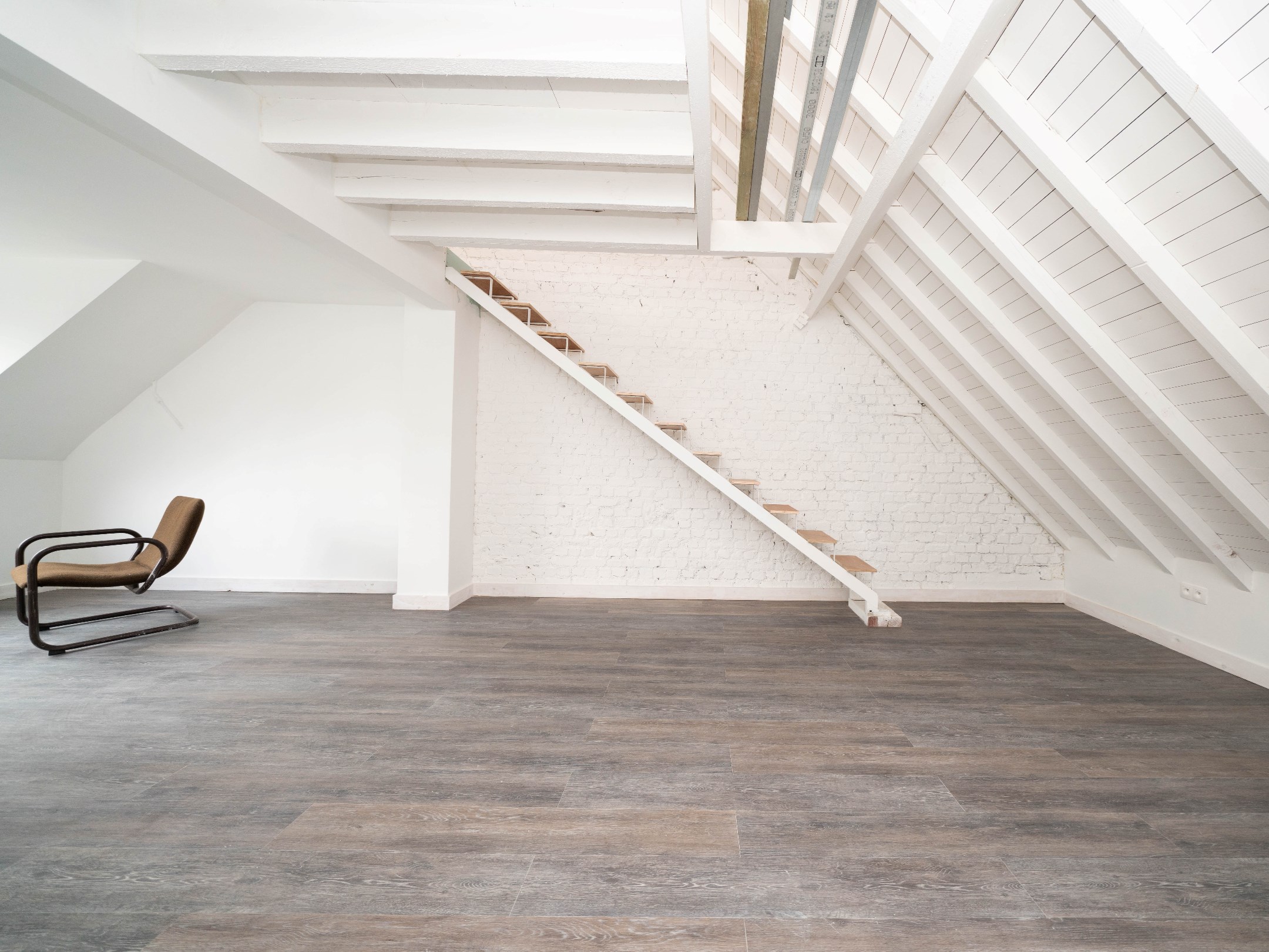 Gerenoveerde woning met 4 kamers, garage en stadstuintje 