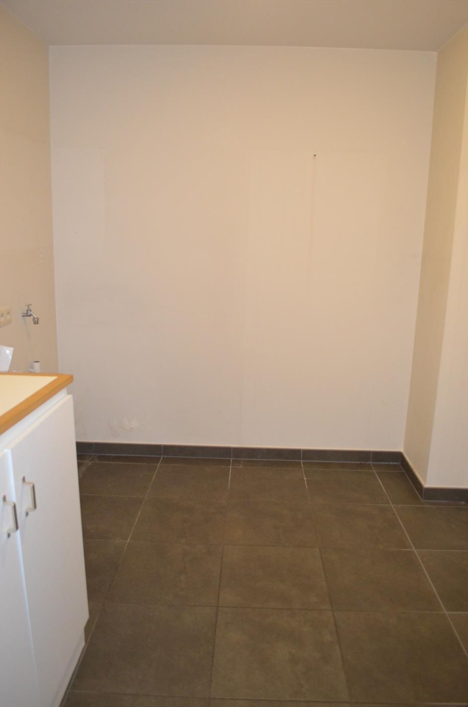 Appartement met 2 slpks, terras en garage te centrum Maldegem 