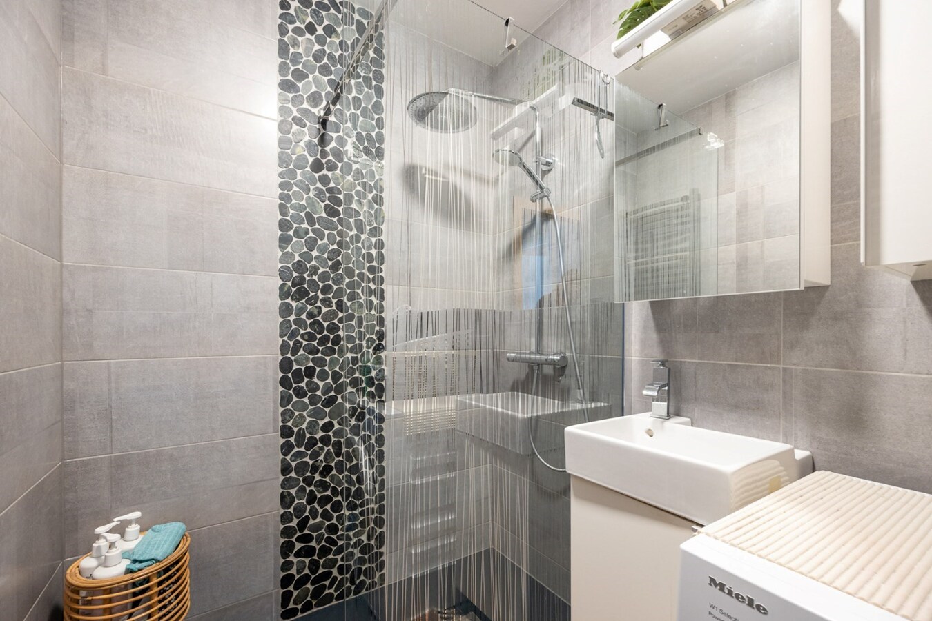 Charmant appartement met 2 slpk en terras te Wommelgem! 