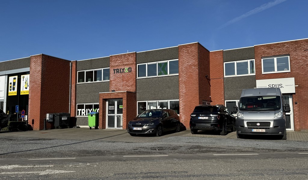 Commercieel gelegen kantoor te huur langs R4 in Mariakerke