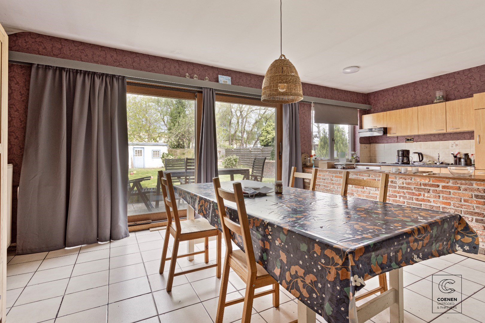 OPBRENGSTEIGENDOM bestaande uit twee appartementen en twee studio's op een perceel van 568 m2 gelegen op een uitstekende locatie te Hoboken 