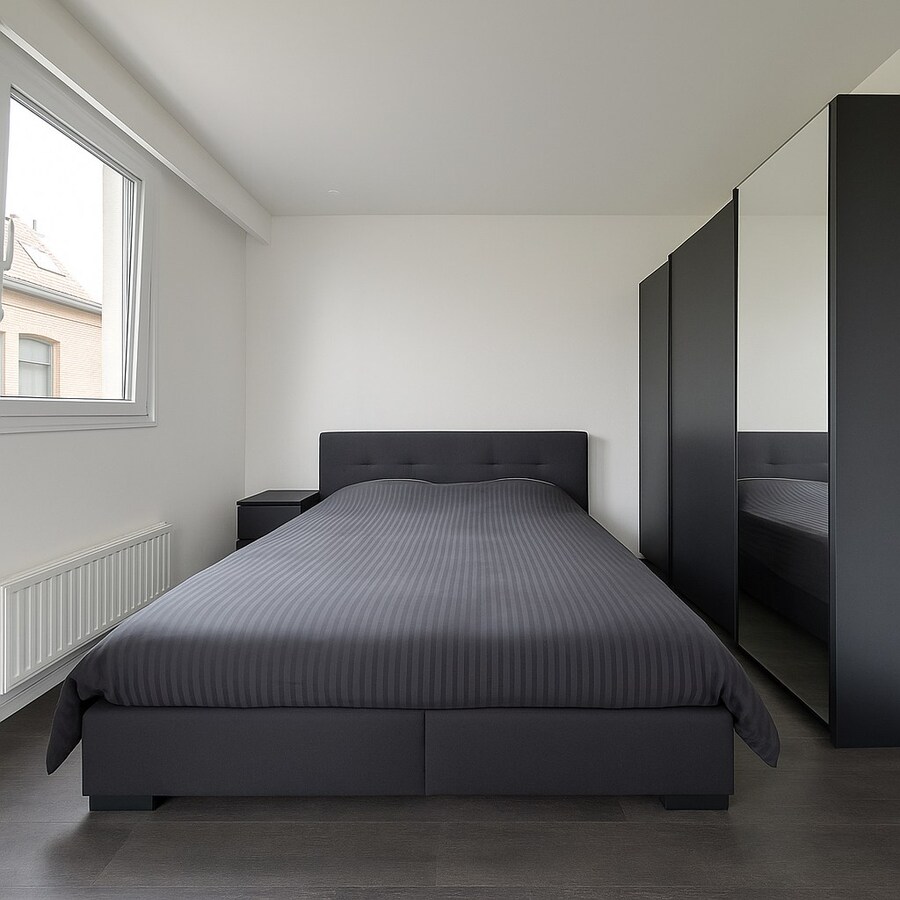 Te koop: Uitzonderlijk ruime stadswoning met 6 slaapkamers, garage en tuin in het hart van Sint-Niklaas! 