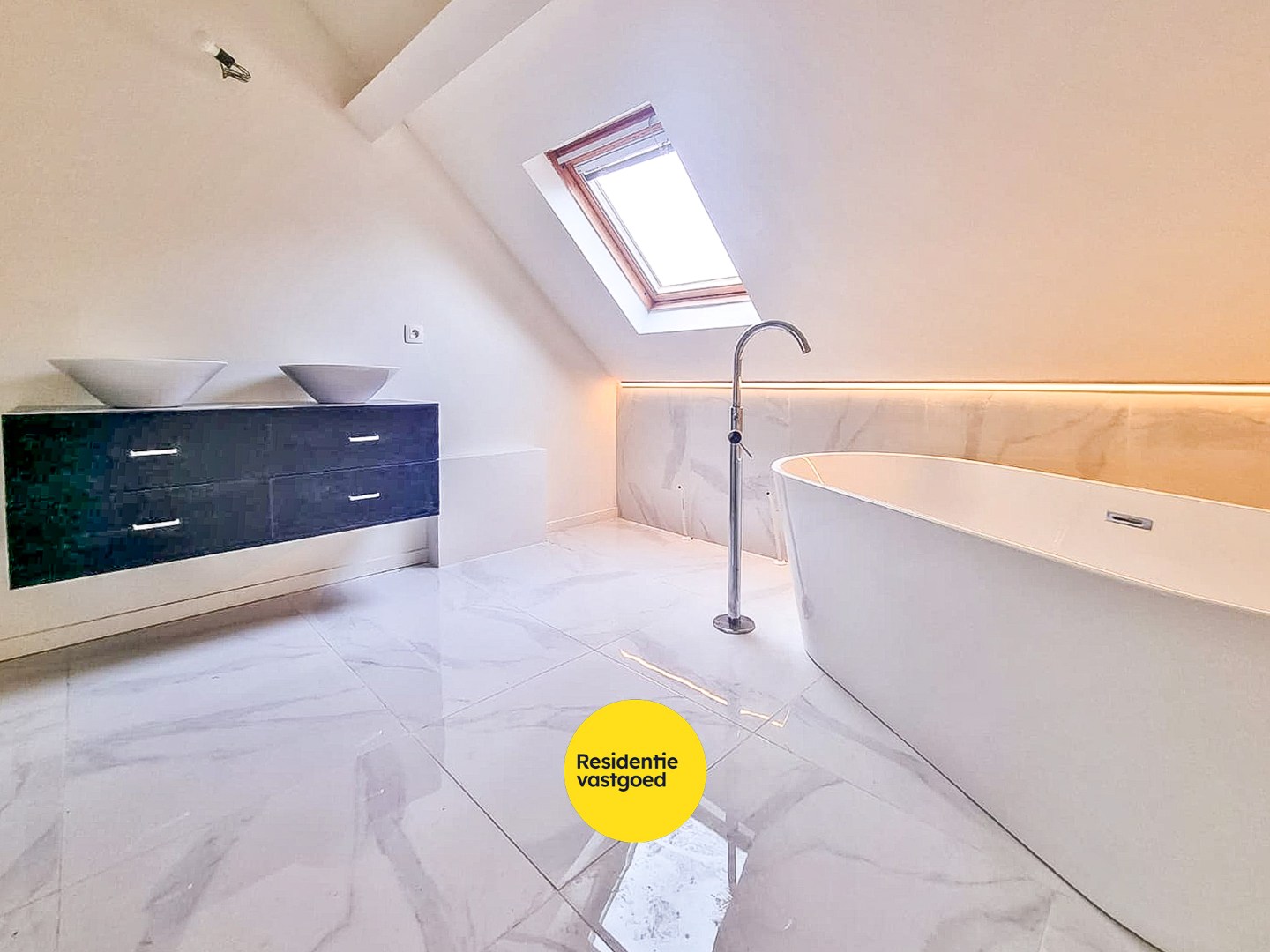 UNIEKE KANS! Instapklare woning met 4 slaapkamers en ruime tuin 