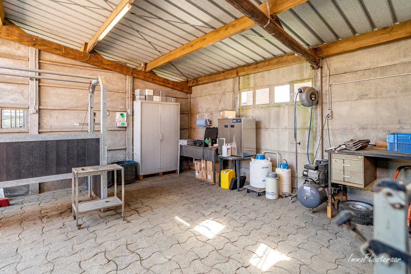 Charmante verder af te werken woning met paardenstallen en weide op ca. 1,7 ha te Geetbets 