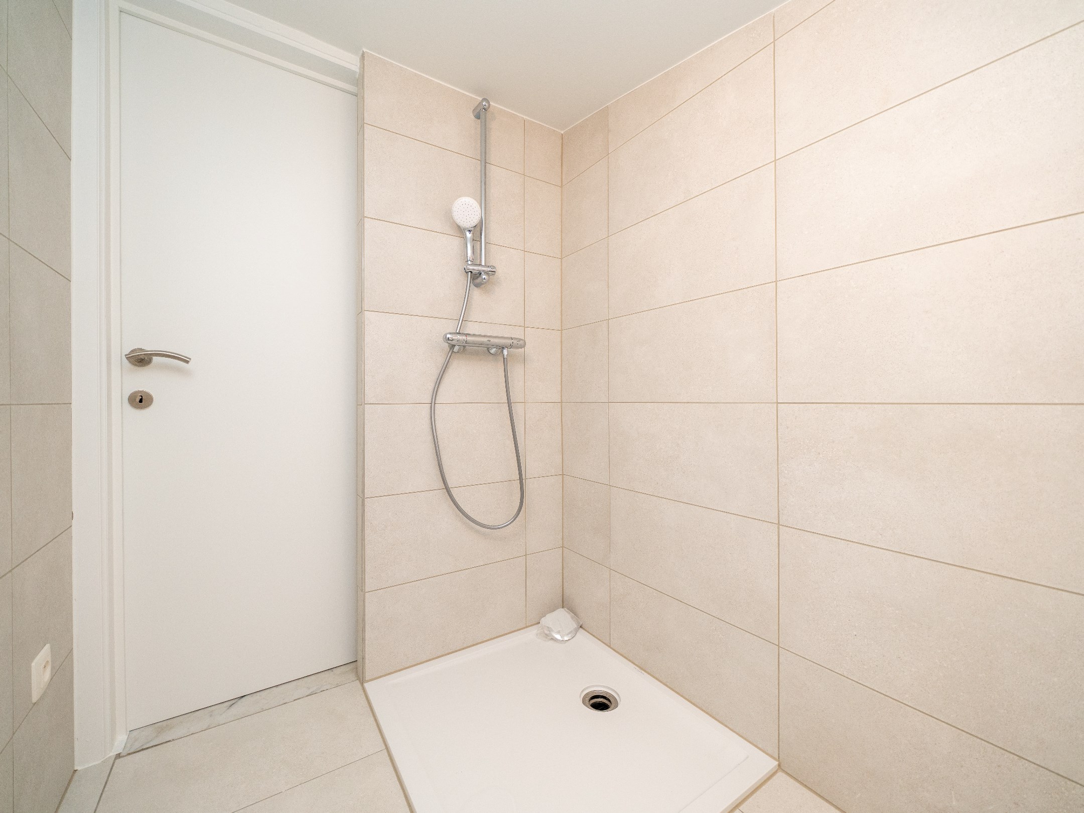 Recent gerenoveerde woning met 4 kamers en 2 badkamers 