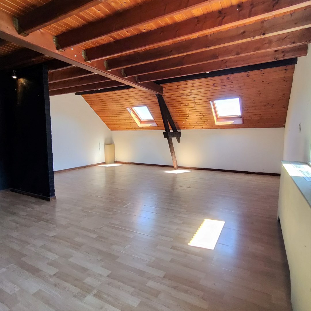 Recent opgefrist appartement met 2 slaapkamers te Geel 