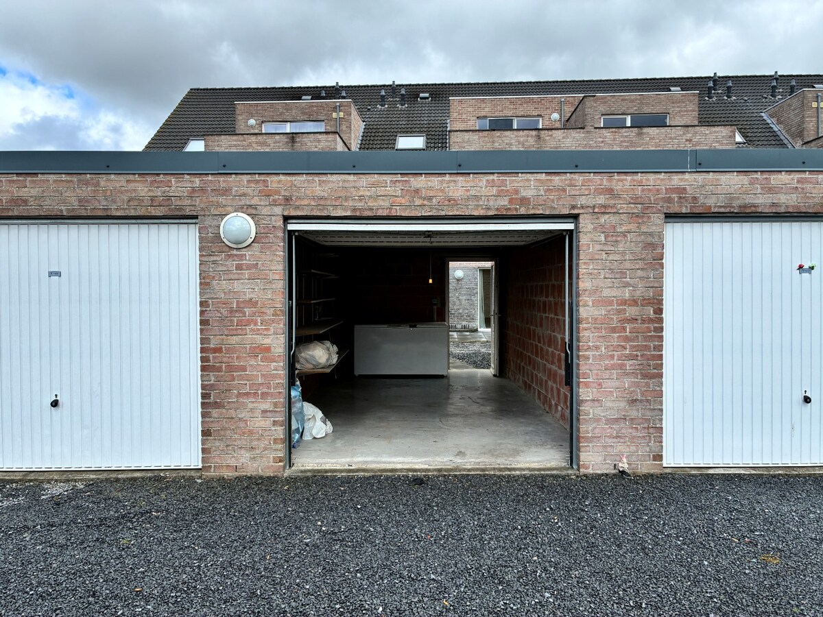 Gelijkvloers appartement mét ruim terras en garage 